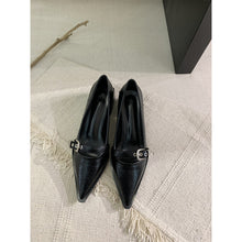 Load image into Gallery viewer, Chunky Heel Pointed Leather Vintage Shoes
