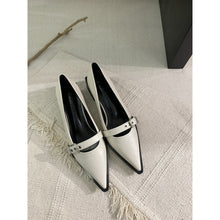 Load image into Gallery viewer, Chunky Heel Pointed Leather Vintage Shoes
