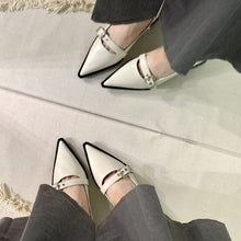 Load image into Gallery viewer, Chunky Heel Pointed Leather Vintage Shoes
