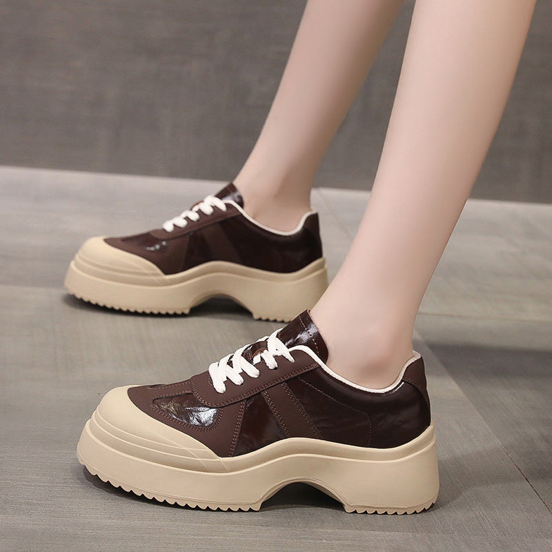 Ladies casual sneakers