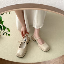 Load image into Gallery viewer, Ladies Square Toe Sandals
